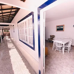 Casa de Férias Casa Espaçosa No Centro De - 300m Da Rua Pedras, Búzios